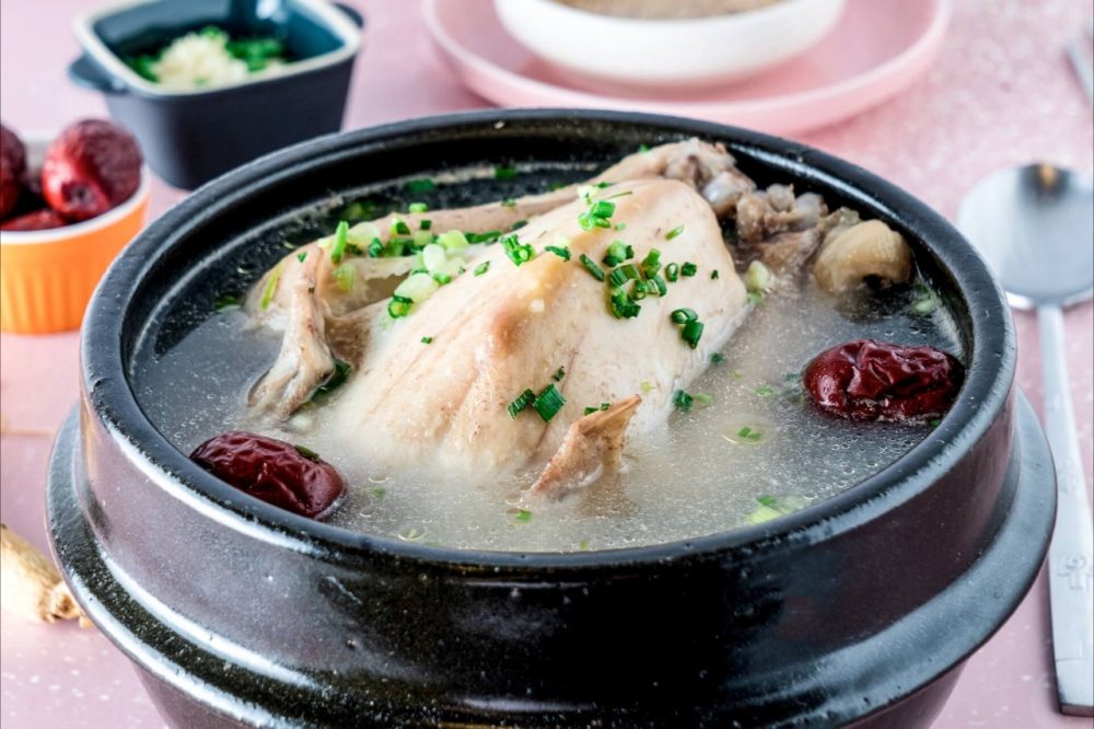Sup ayam ginseng Korea