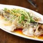 Mengukus Ikan